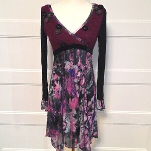 Radzoli Red and Black Long Sleeve V-Neck Sundress